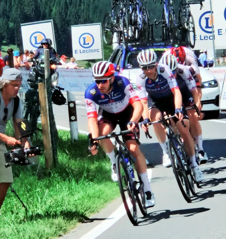 Derrière la course, un lien qui unit les Français